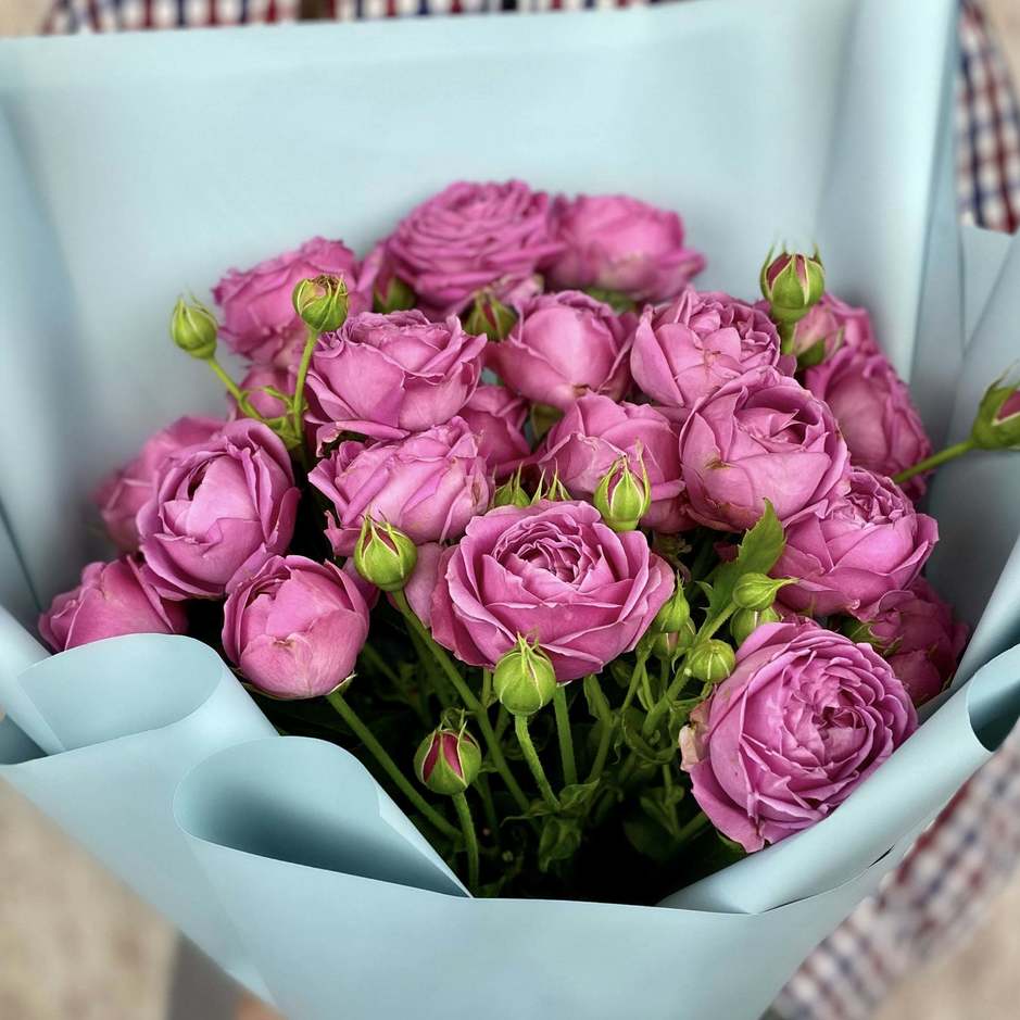 Букет из 7 веток розы Misty Bubbles - Доставка цветов Саратов. Сервис Delivery Flowers | 8 800 444-00-29