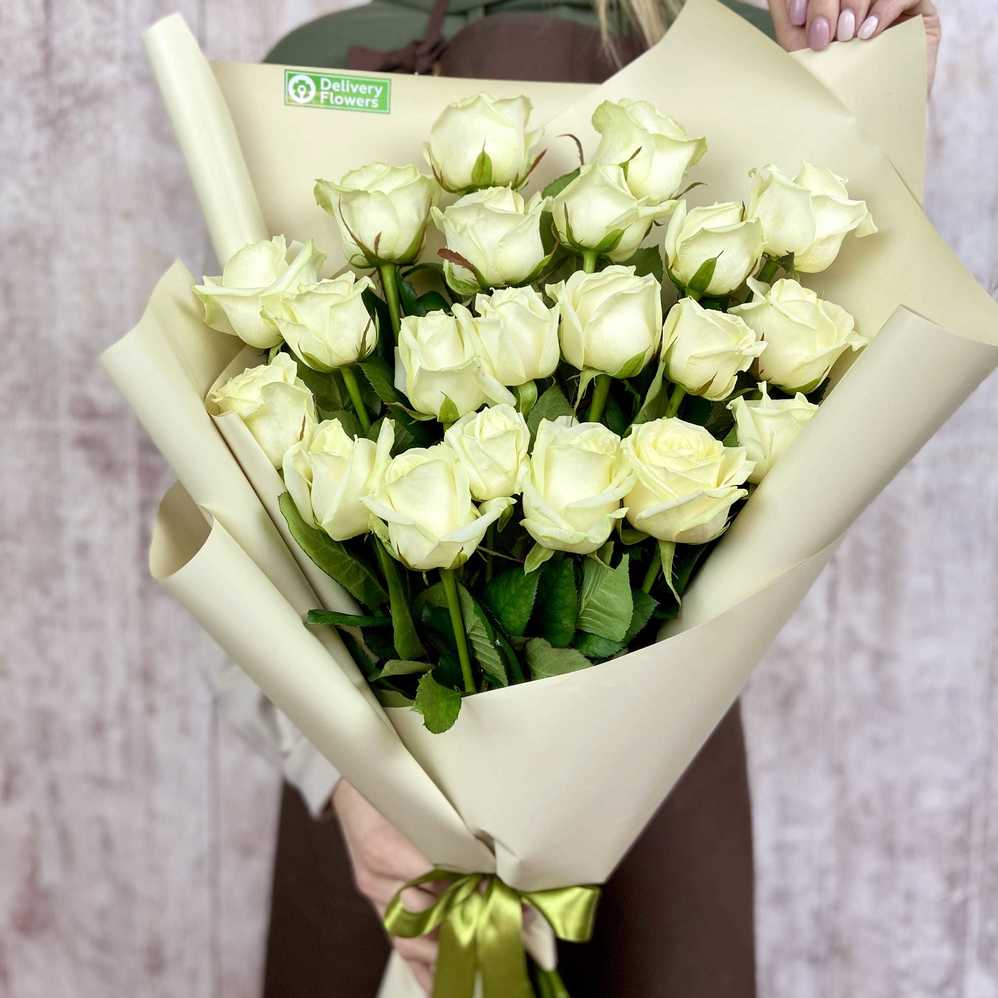 Букет из 21 розы Avalanche 70 см. - Доставка цветов Саратов. Сервис Delivery Flowers | 8 800 444-00-29